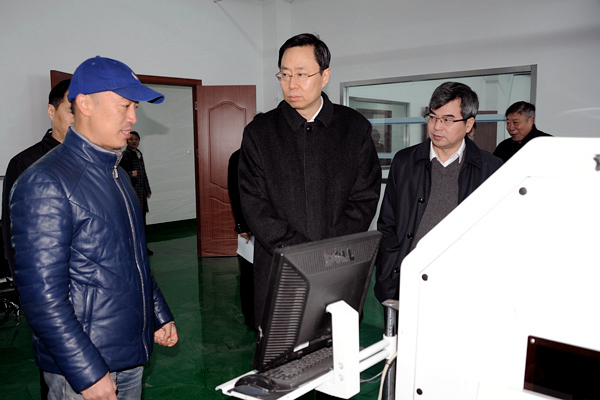 泰州市委書記、市人大常委會主任藍紹敏蒞臨公司調(diào)研項目建設情況 泰州市委書記、市人大常委會主任藍紹敏蒞臨公司調(diào)研項目建設情況